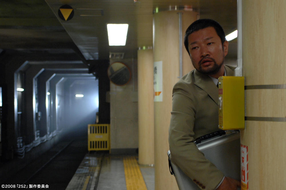 252生存者剧照的剧照