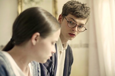 关于一个女孩剧照的剧照