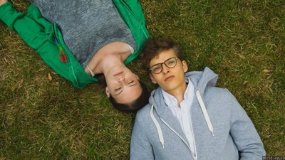 关于一个女孩剧照的剧照