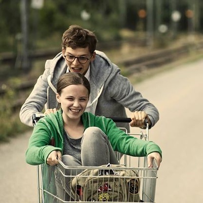 关于一个女孩剧照的剧照