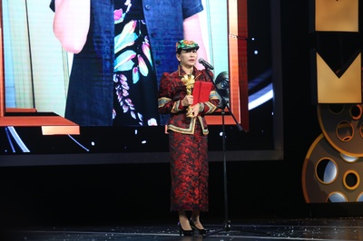 盛先生的花儿剧照的剧照