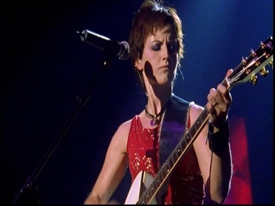 小红莓：巴黎肤色下演唱会剧照的剧照