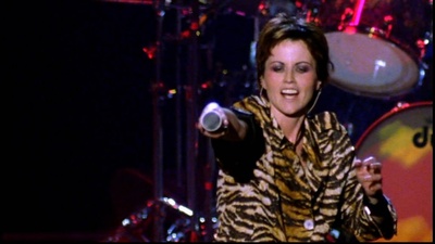 小红莓：巴黎肤色下演唱会剧照的剧照