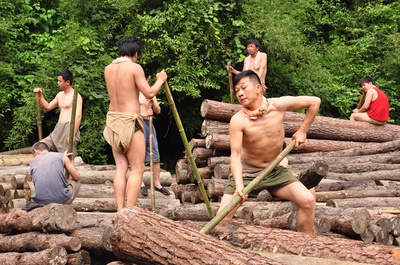 遥远的天熊山剧照的剧照