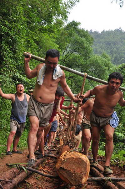遥远的天熊山剧照的剧照