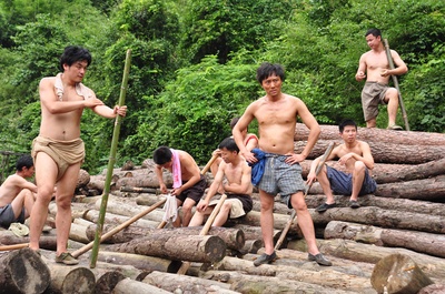 遥远的天熊山剧照的剧照