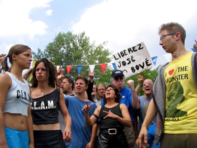 活死鸡的攻击剧照的剧照