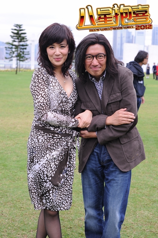 八星抱喜剧照的剧照