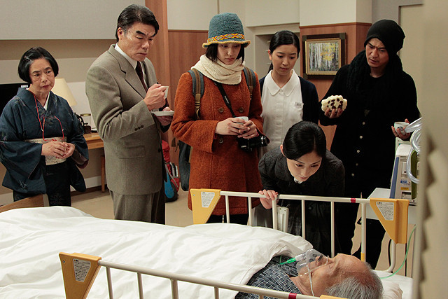 原野四十九日剧照的剧照