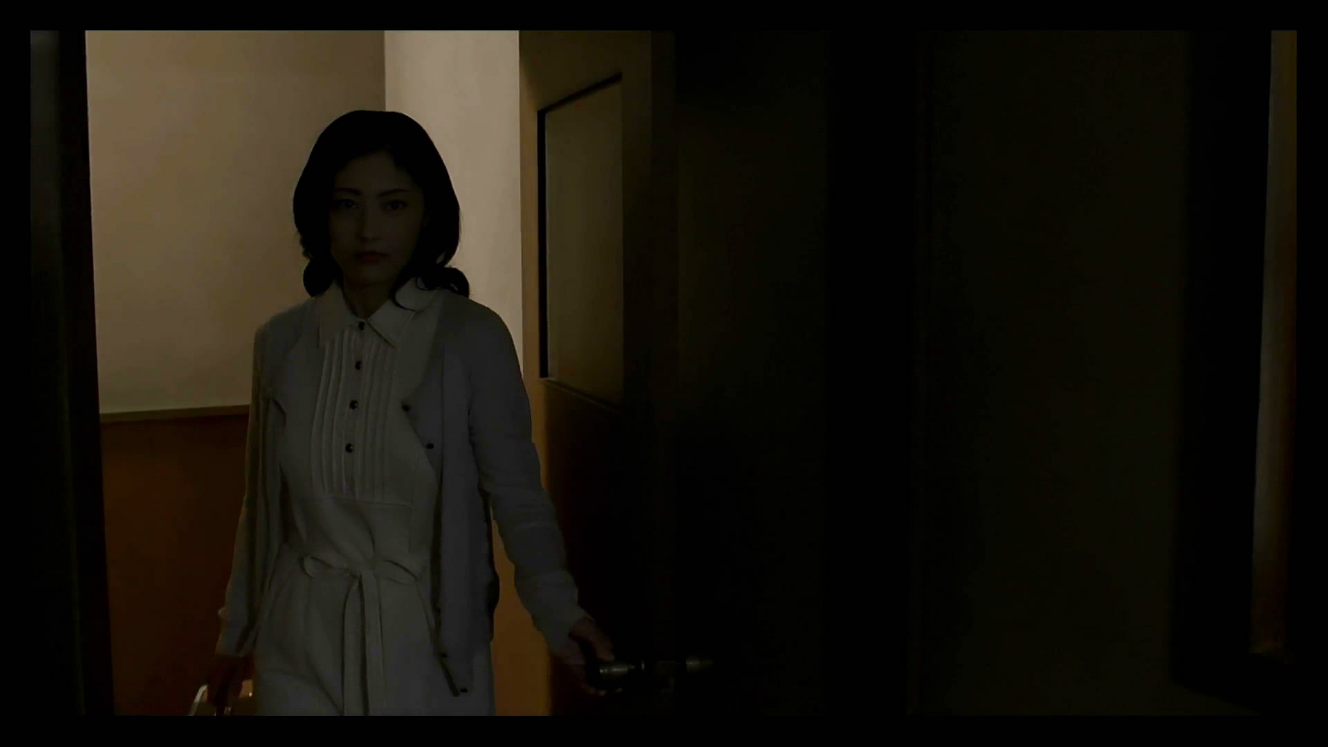 原野四十九日剧照的剧照