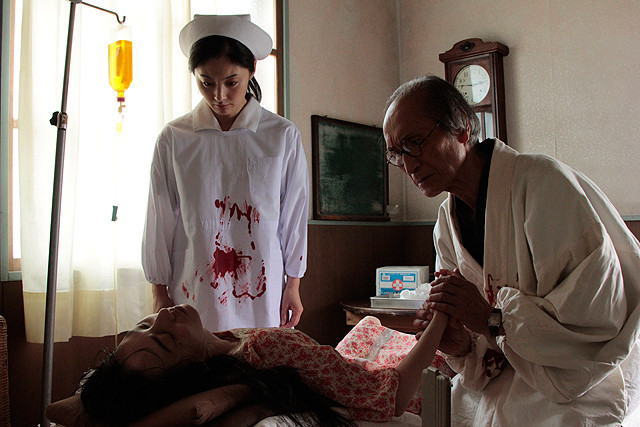 原野四十九日剧照的剧照