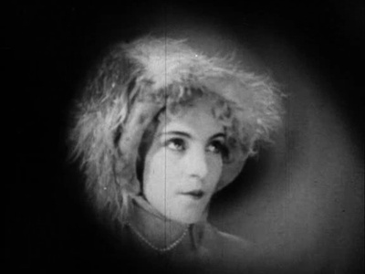 贝壳与僧侣剧照的剧照