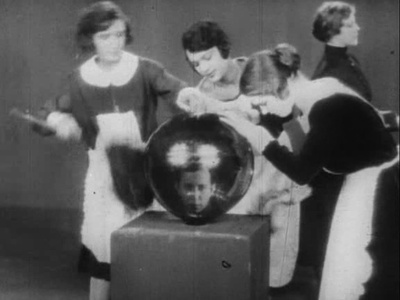 贝壳与僧侣剧照的剧照