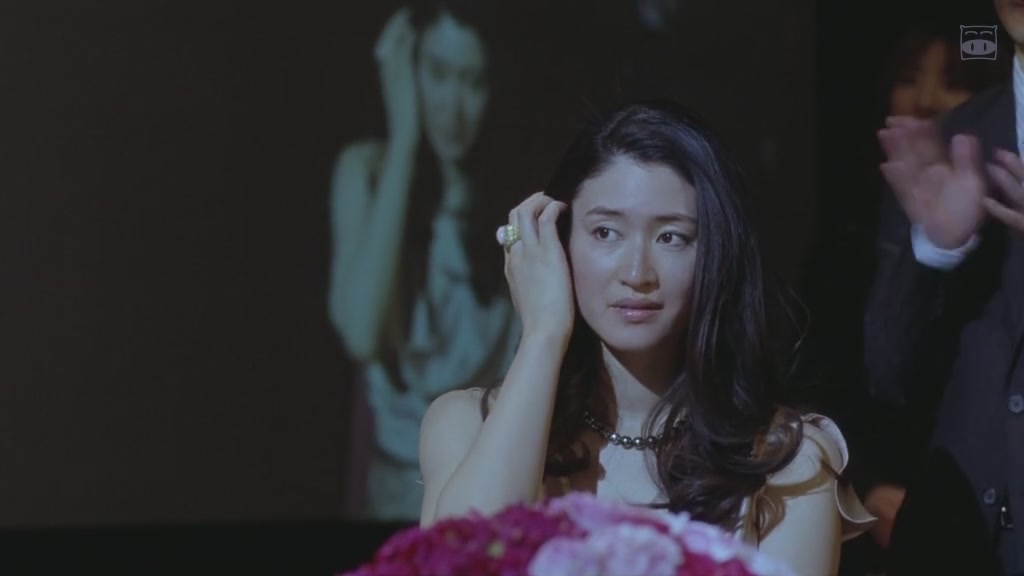 泡吧侦探剧照的剧照