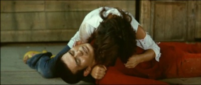 少女老大古丽拉剧照的剧照