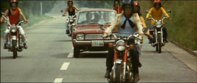 少女老大古丽拉剧照的剧照