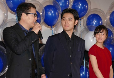 夜空总有最大密度的蓝色剧照的剧照