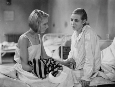 穿制服的女孩剧照的剧照