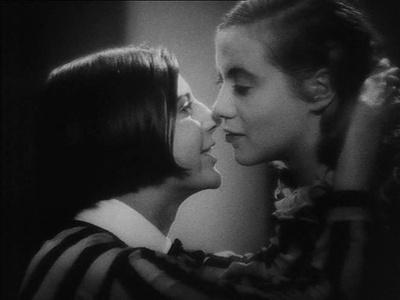 穿制服的女孩剧照的剧照