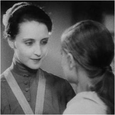 穿制服的女孩剧照的剧照