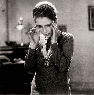 穿制服的女孩剧照的剧照