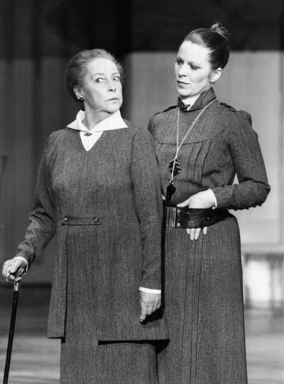 穿制服的女孩剧照的剧照