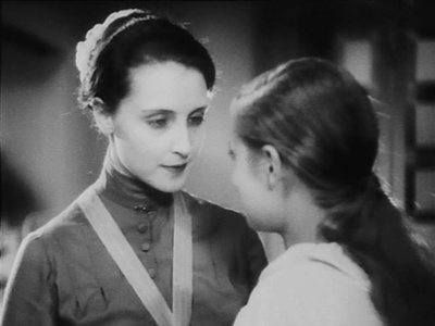 穿制服的女孩剧照的剧照