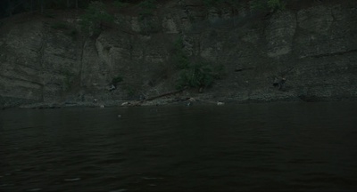 于特岛7月22日剧照的剧照