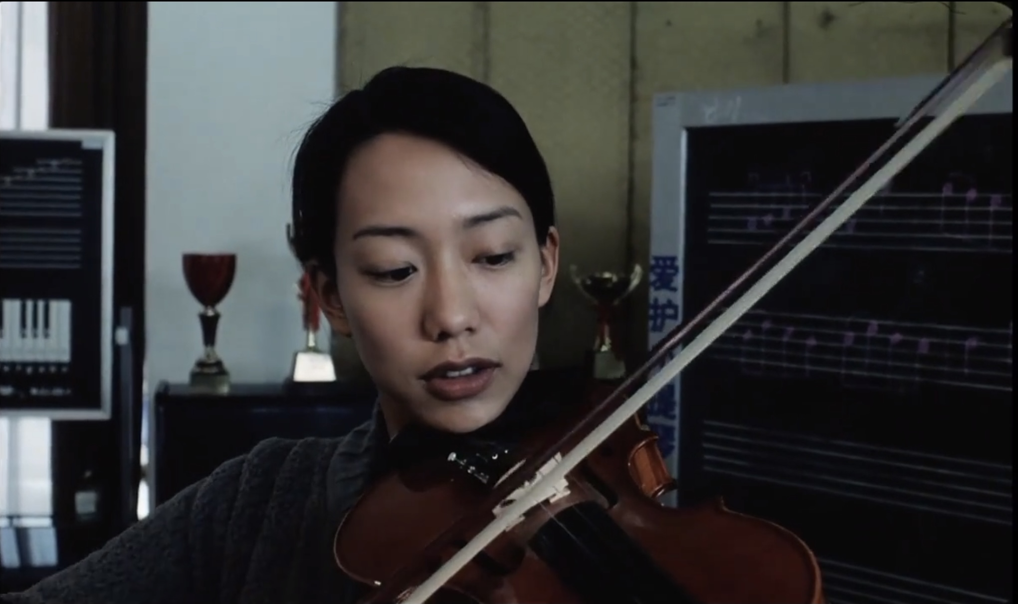 卡车上掉下的小提琴剧照的剧照