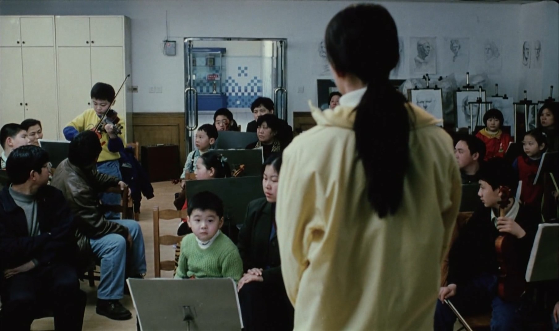 卡车上掉下的小提琴剧照的剧照