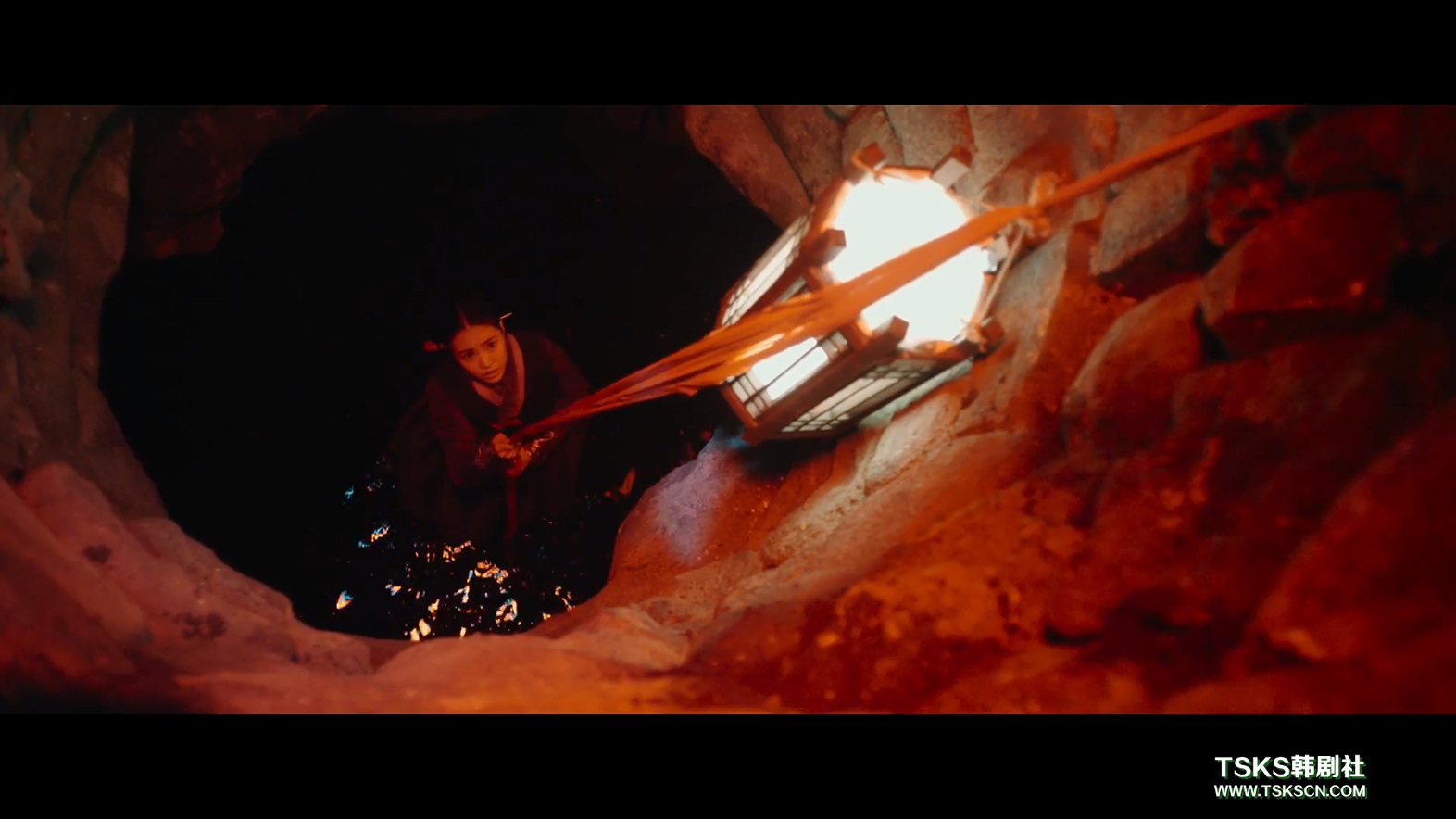 女哭声剧照的剧照