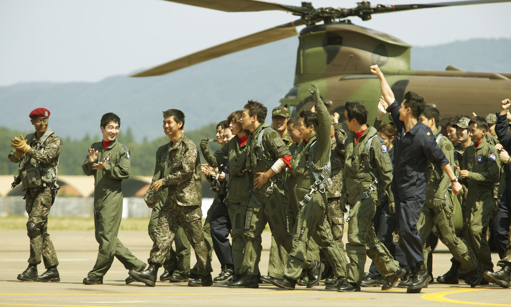 R2B：回到基地剧照的剧照