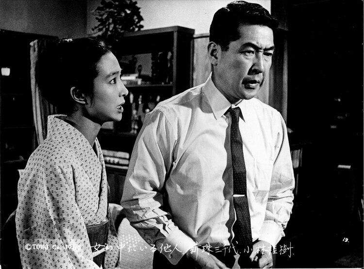 女人中的陌生人剧照的剧照