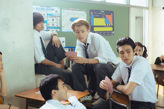 伤痕累累的恶魔剧照的剧照