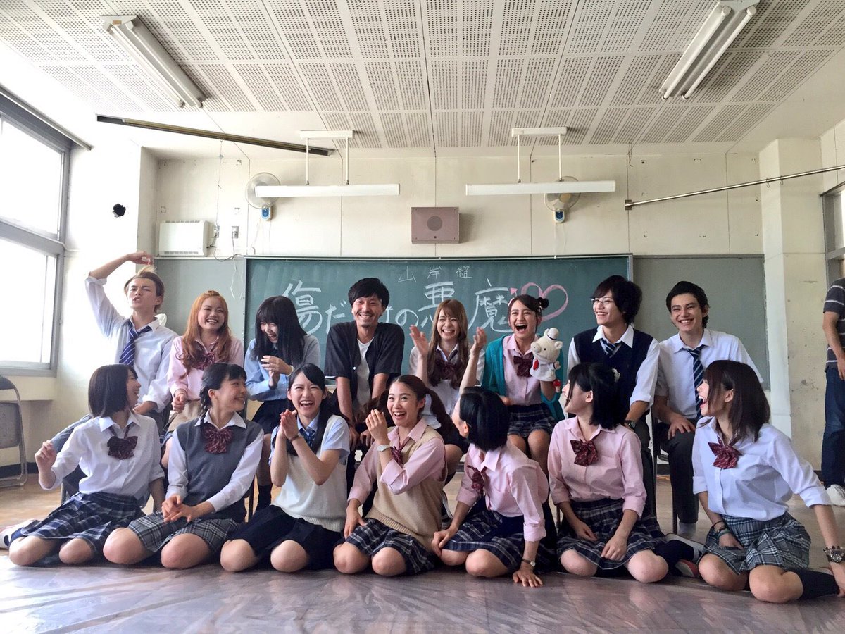 伤痕累累的恶魔剧照的剧照