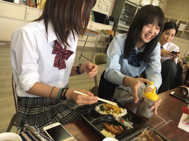 伤痕累累的恶魔剧照的剧照