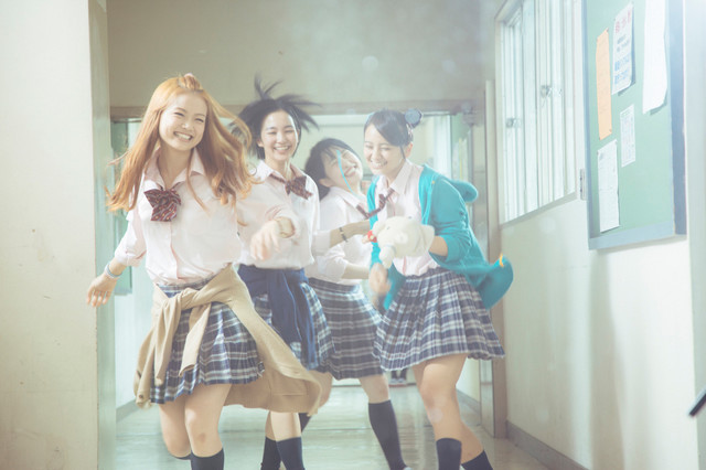 伤痕累累的恶魔剧照的剧照