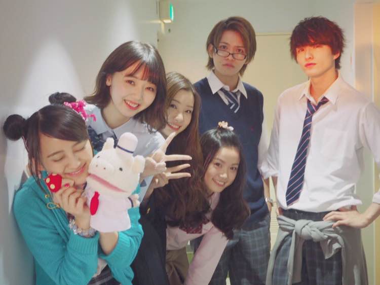 伤痕累累的恶魔剧照的剧照