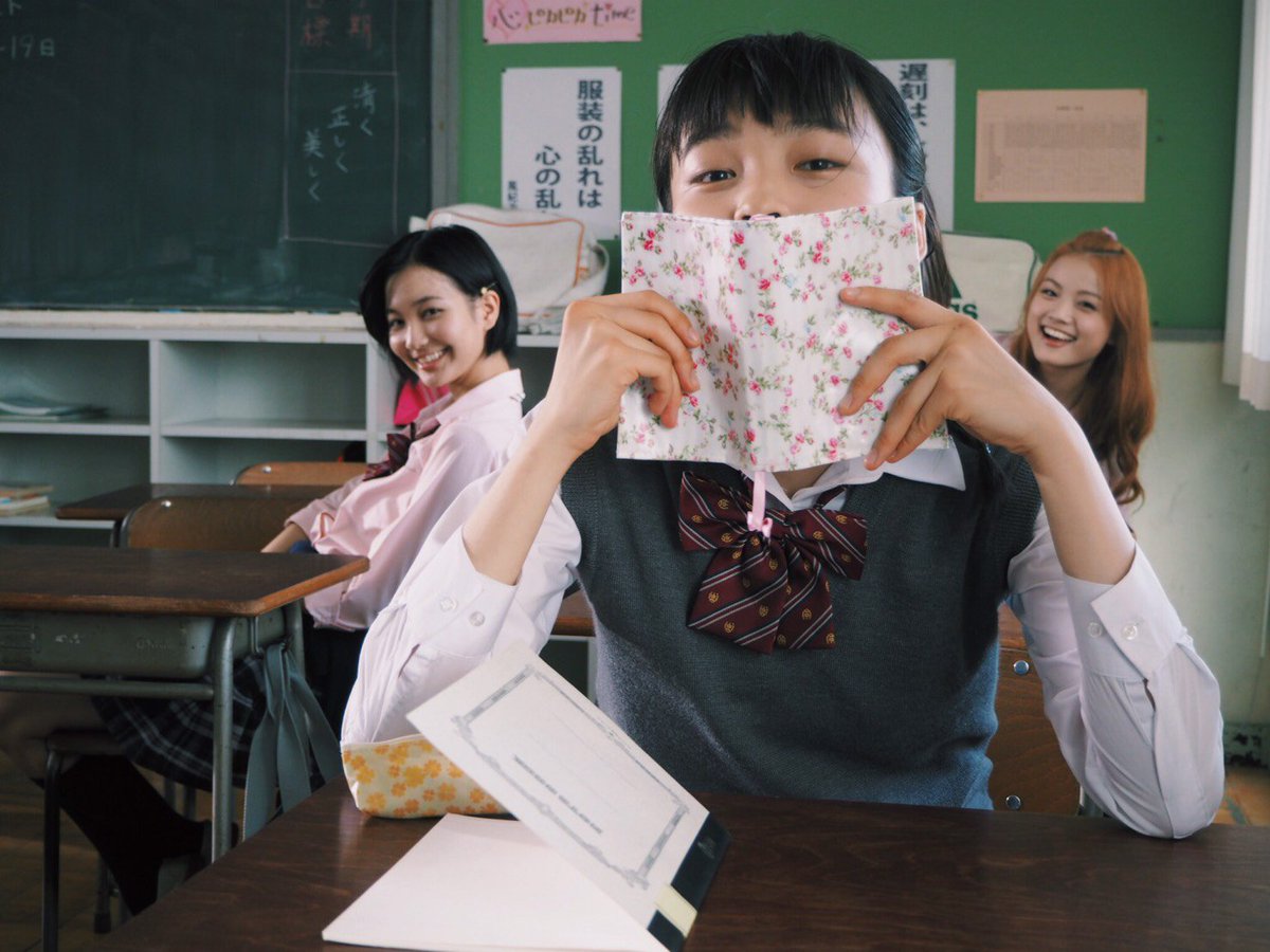 伤痕累累的恶魔剧照的剧照