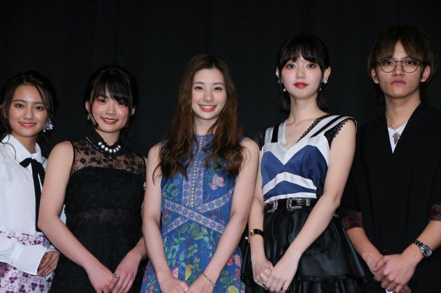 伤痕累累的恶魔剧照的剧照