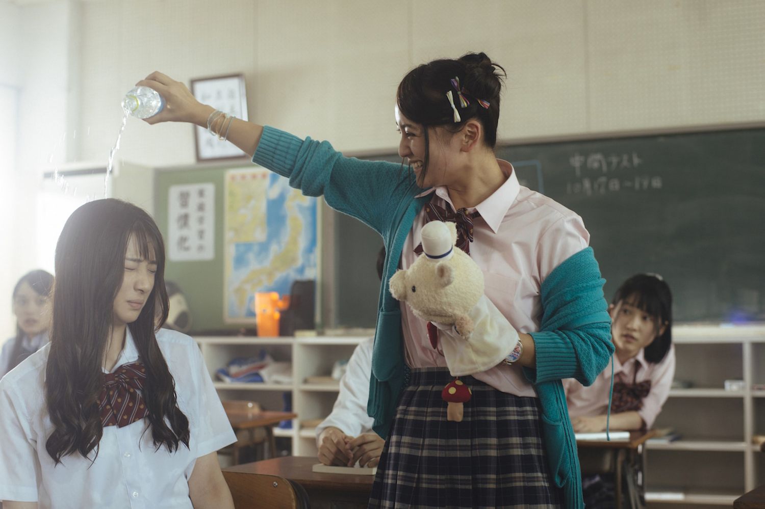 伤痕累累的恶魔剧照的剧照