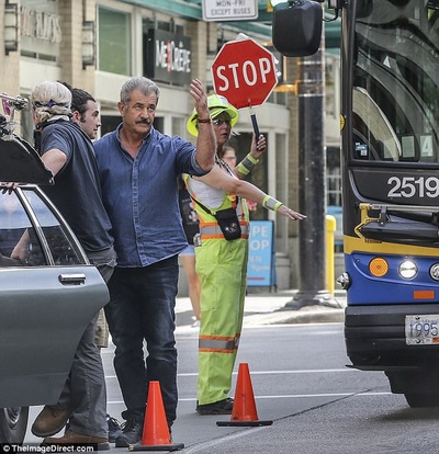 逃出水泥地剧照的剧照