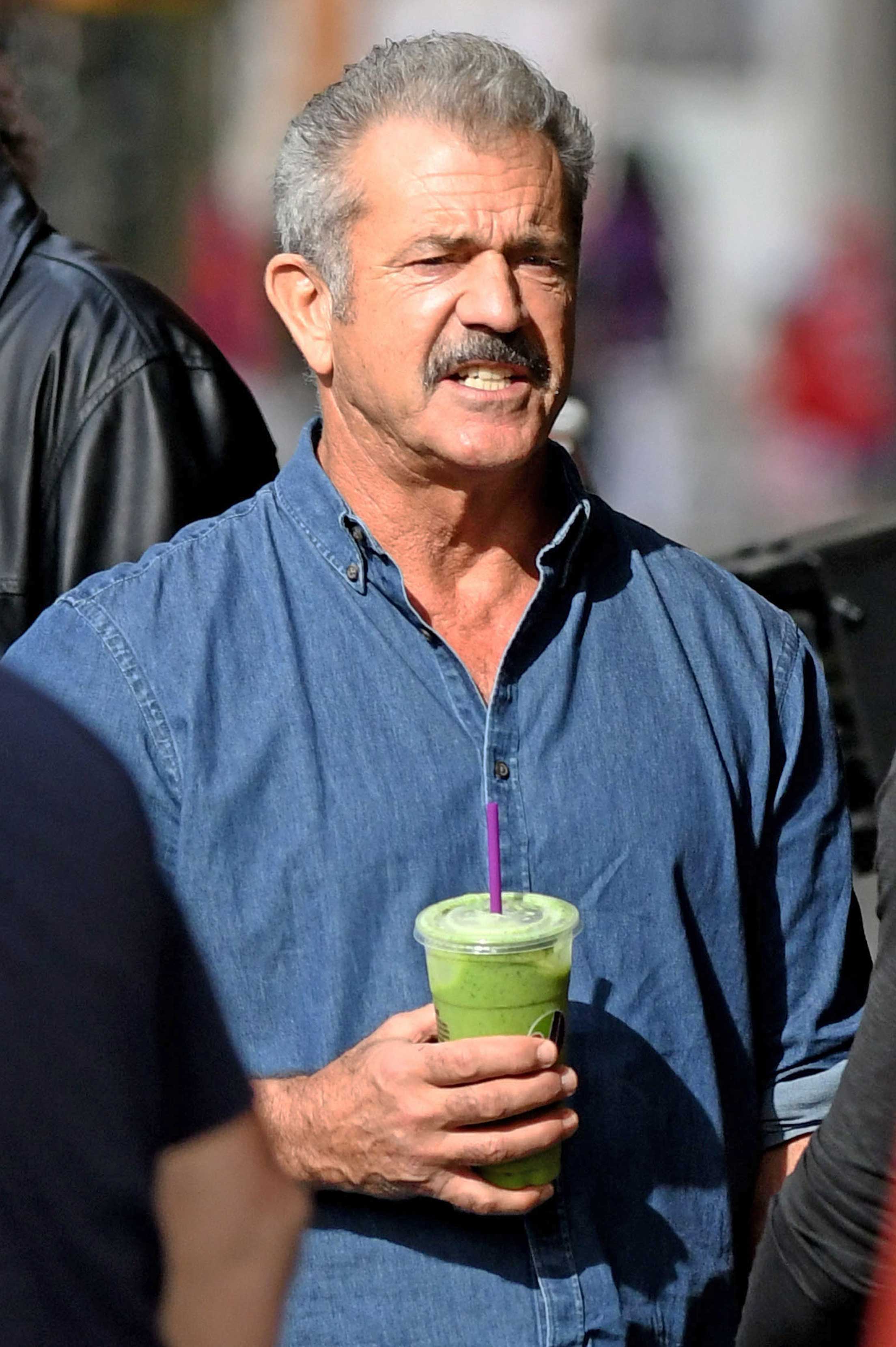 逃出水泥地剧照的剧照