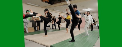 真英雄剧照的剧照