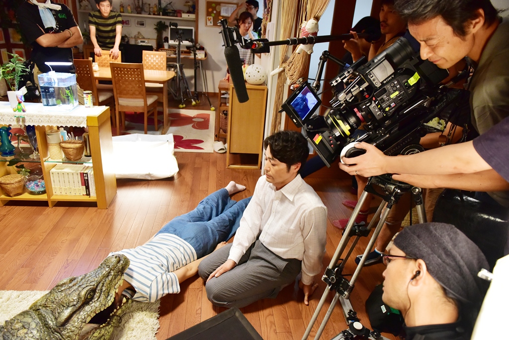 每天回家都会看到老婆在装死剧照的剧照