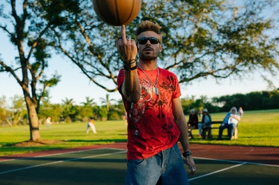 海滩流浪汉剧照的剧照