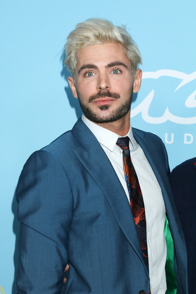 海滩流浪汉剧照的剧照