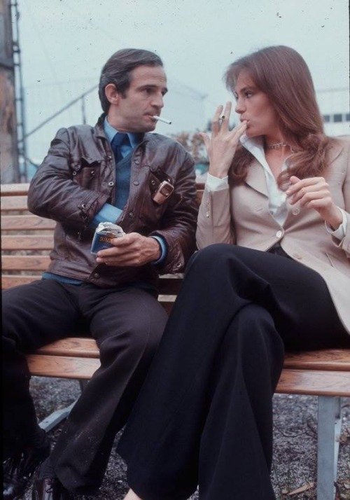 日以作夜剧照的剧照