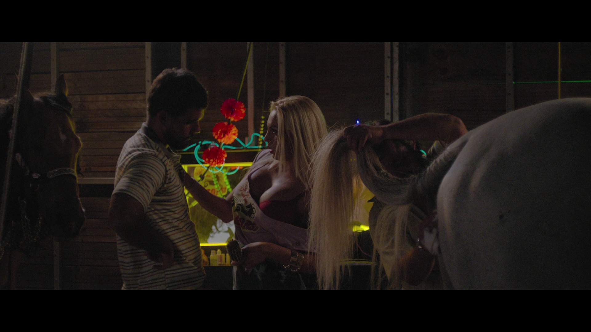 霓虹牛剧照的剧照