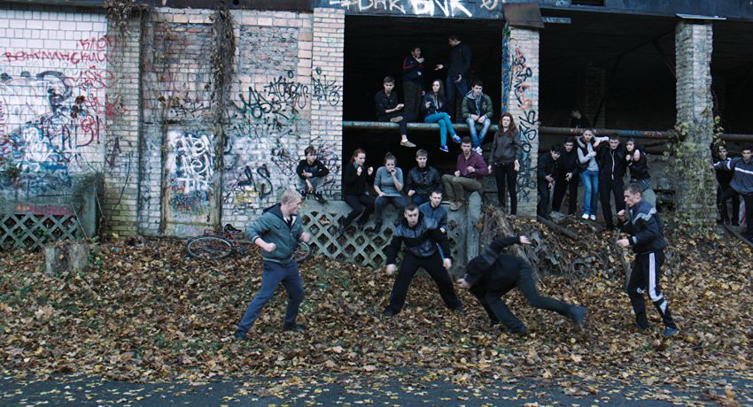 聋哑部落剧照的剧照